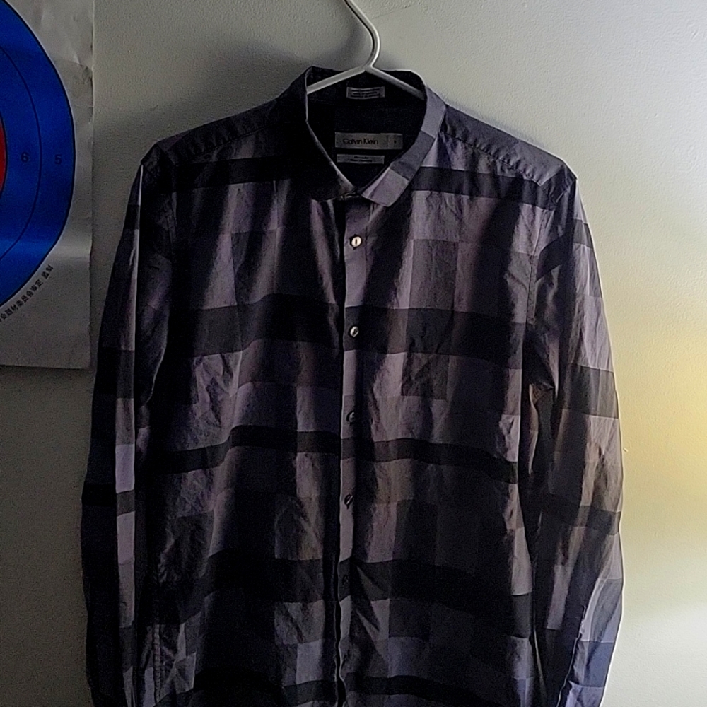 MENS Clavin Klein Dress Shirt plad color Blue black Size M